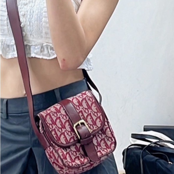 Authentic Dior vintage monogram camera bag (red) - Picture 2 of 2